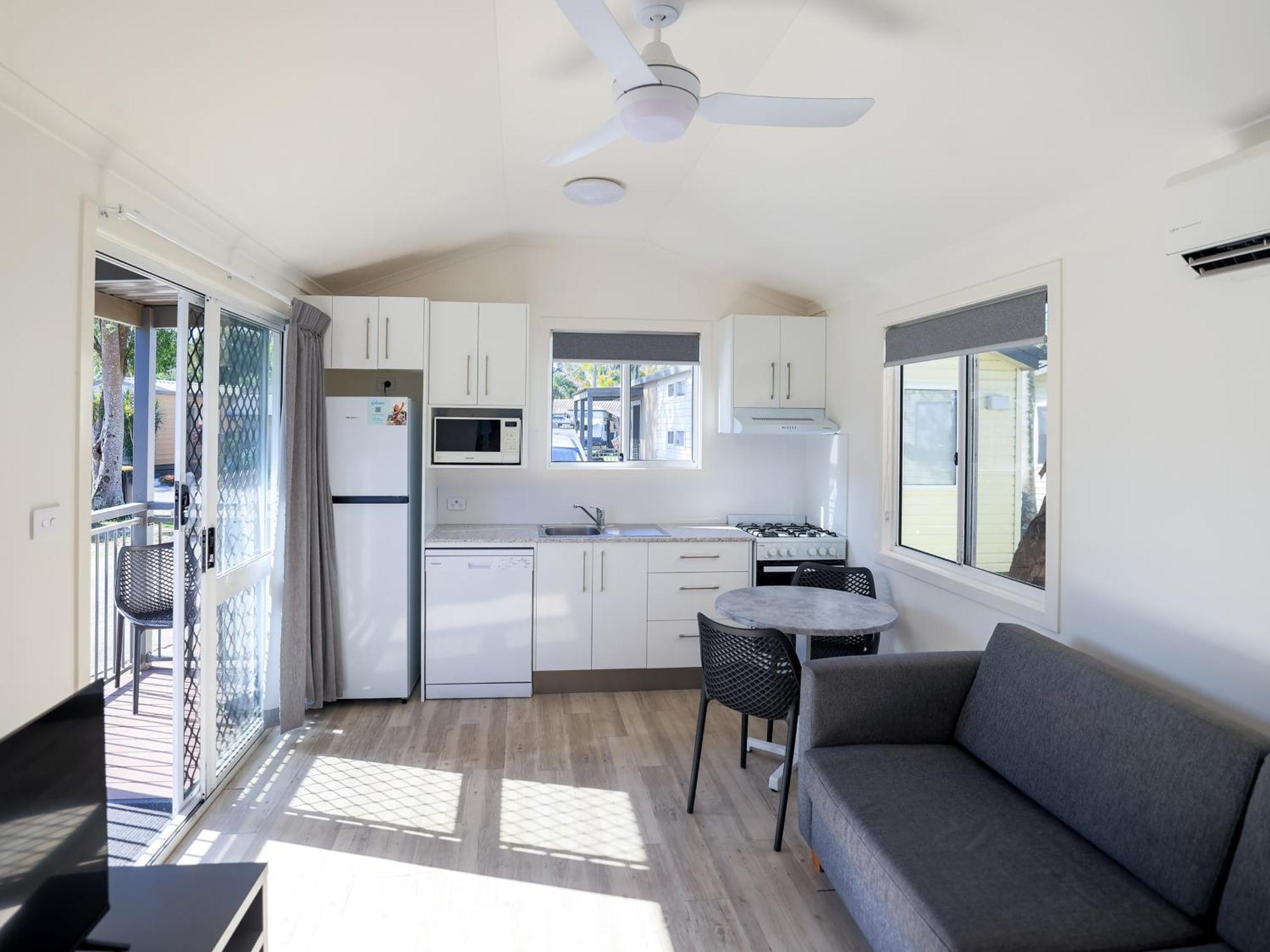 Nrma Blue Dolphin Yamba Holiday Resort Zimmer foto