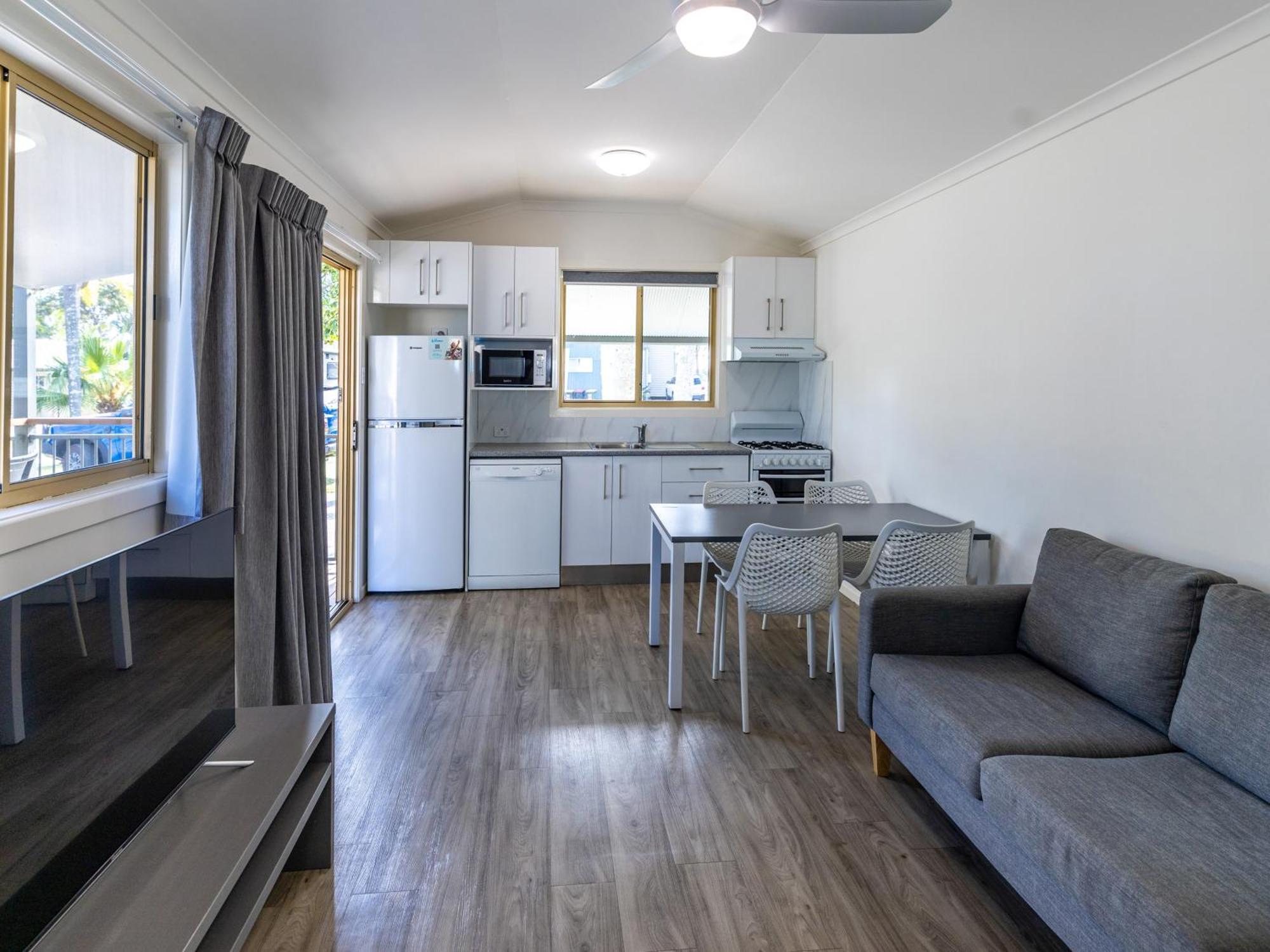 Nrma Blue Dolphin Yamba Holiday Resort Zimmer foto